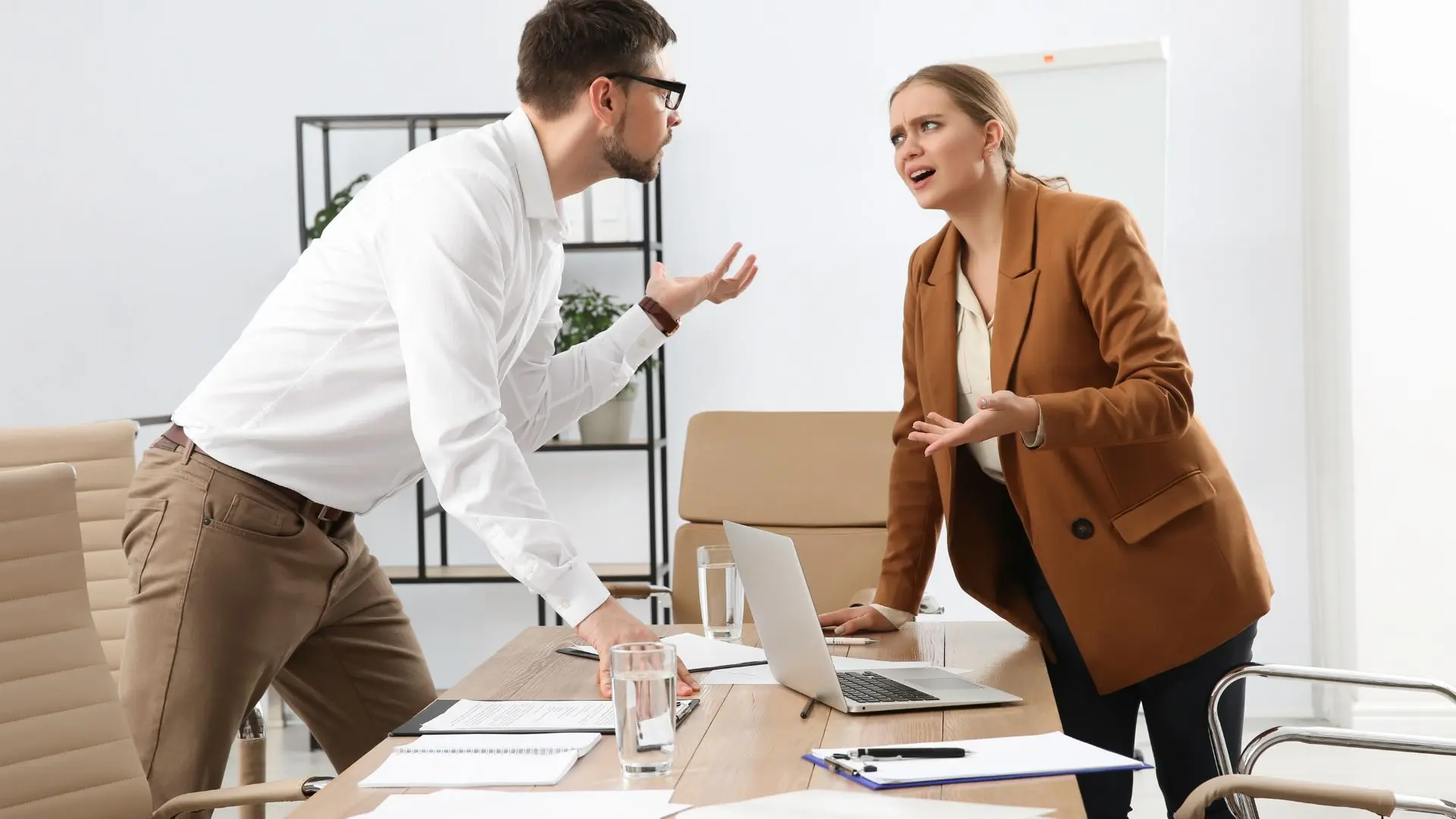 برای ر محیط کار حرفه‌ای رفتار کنیم چه کنیم؟ چطور بهترین انتخاب را داشته باشیم؟