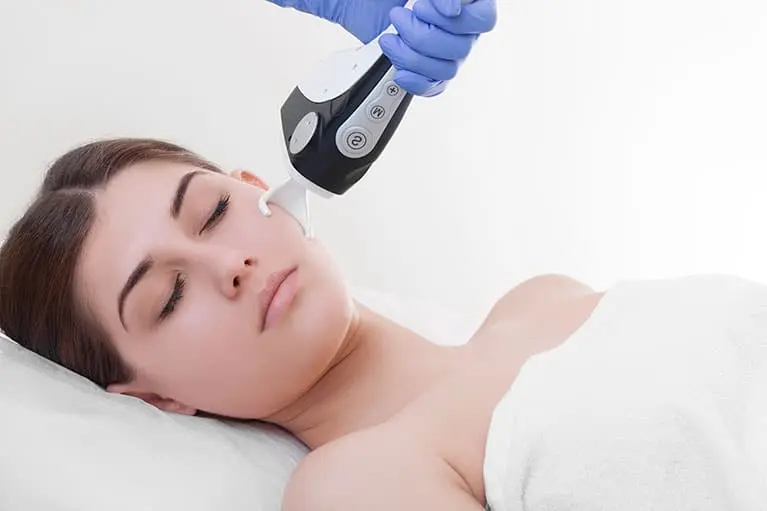 فرآیند لیزر پوست با استفاده از لیزر CO2