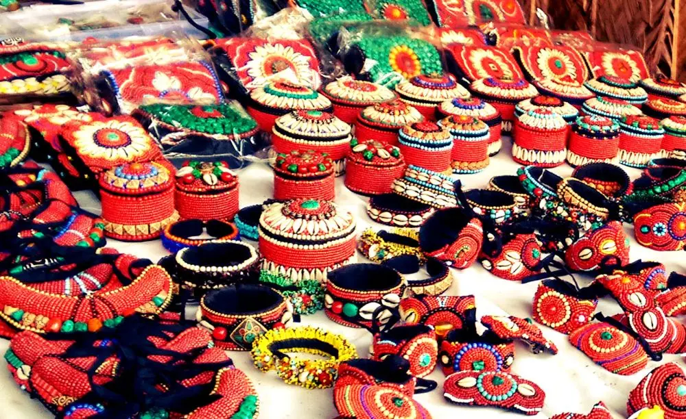 نمونه‌ای از محصولات صنایع دستی در نمایشگاهی بین‌المللی