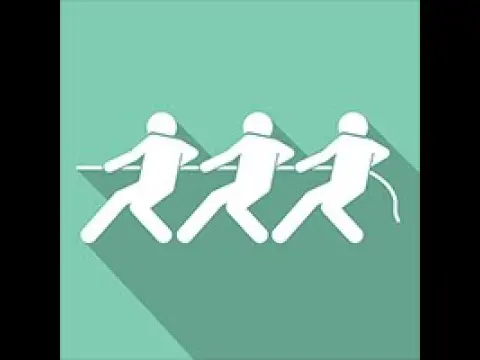 یک تیم در حال بررسی و تحلیل یک پروژه با استفاده از نمودارهای گرافیکی