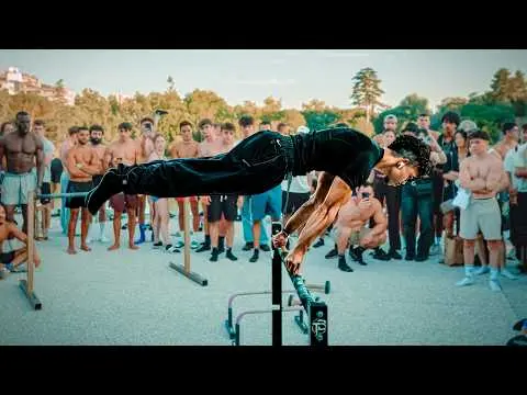 ابزارهای مورد نیاز برای کالیف مدرسه شامل کالیف، برس و وسایل ایمنی