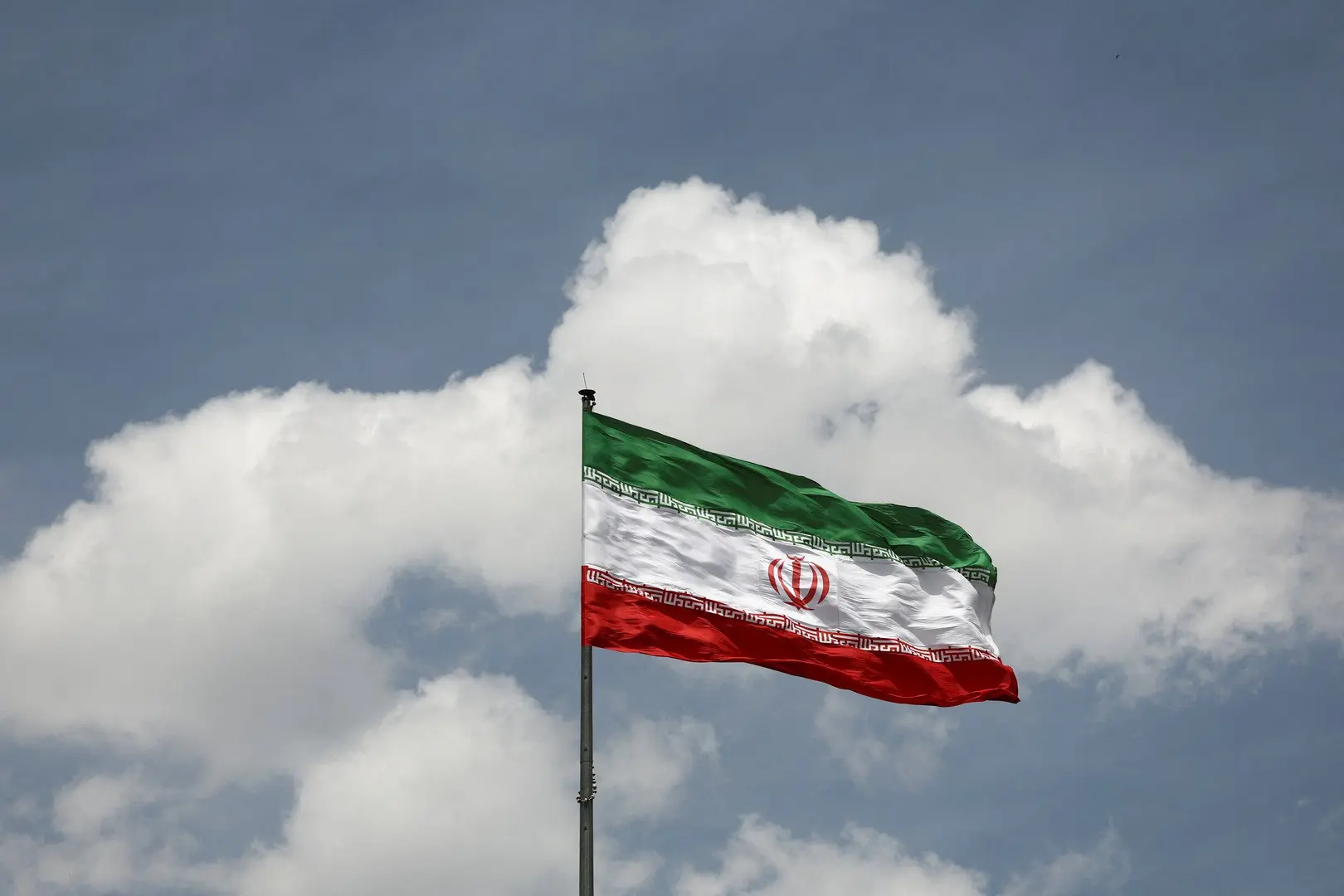 بازار تاریخی اصفهان با معماری سنتی و گنبدهای زیبا