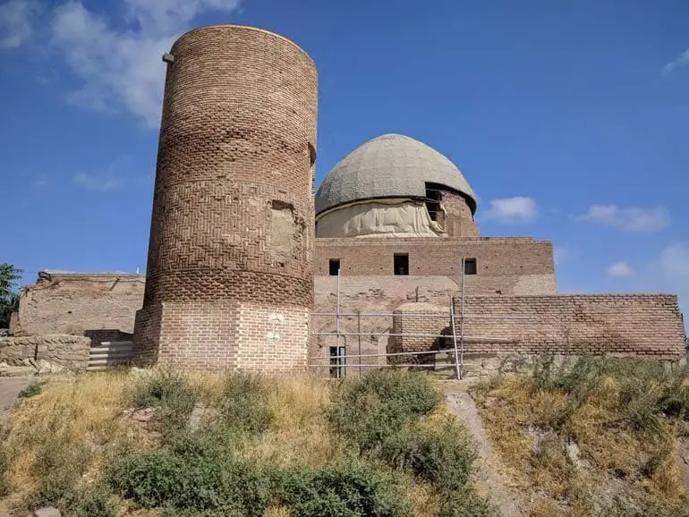 منظره زیبا از آبشارهای اردبیل در تابستان
