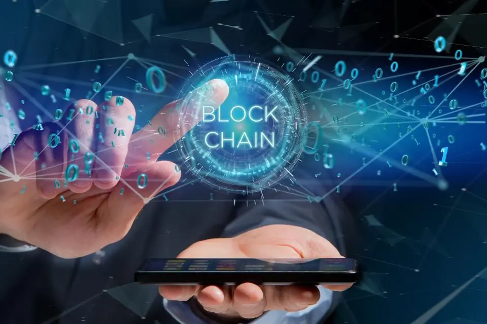 استفاده از بلاکچین در تجارت بین‌المللی برای افزایش کارایی و امنیت