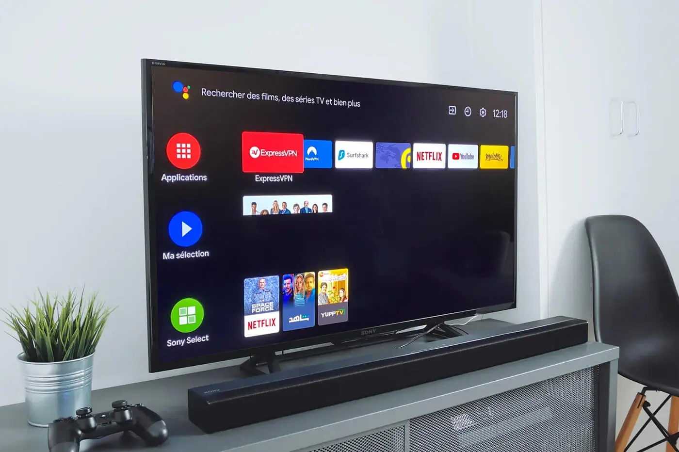 یک تلویزیون هوشمند با نمایشگر 8K و کیفیت تصویر بالا