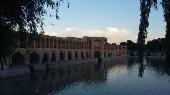 پل خواجو اصفهان با معماری سنتی و زیبایی خاص