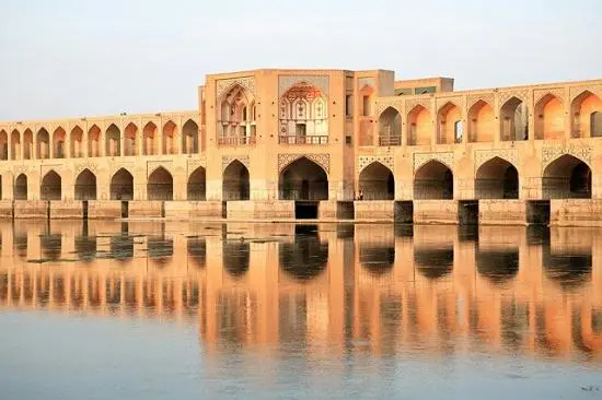 سی‌وسه پل اصفهان؛ بررسی تاریخچه و راهنمای بازدید و نکات ضروری