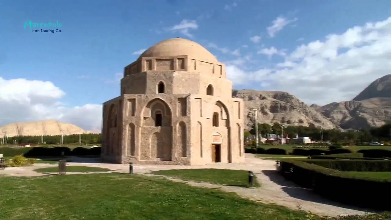 بازار سنتی کرمان با فروشگاه‌های سنتی و محصولات محلی