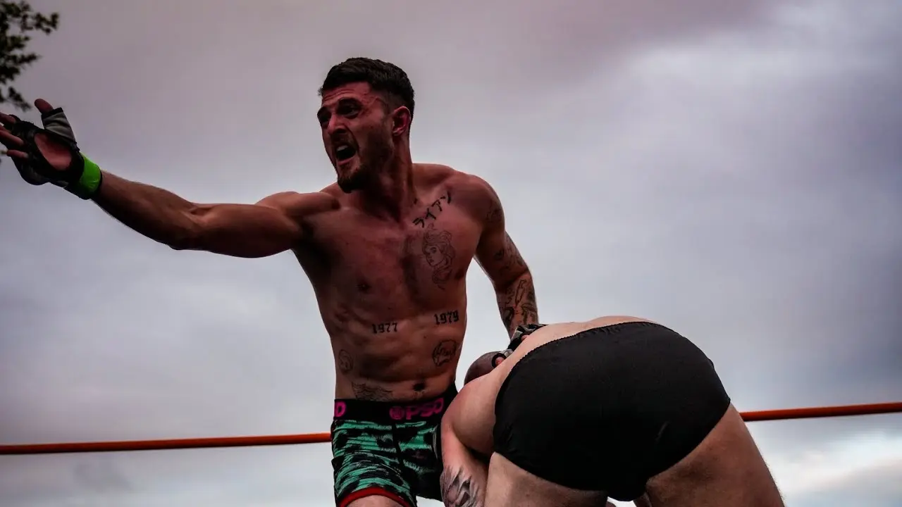 قفس MMA و تجهیزات مربوطه