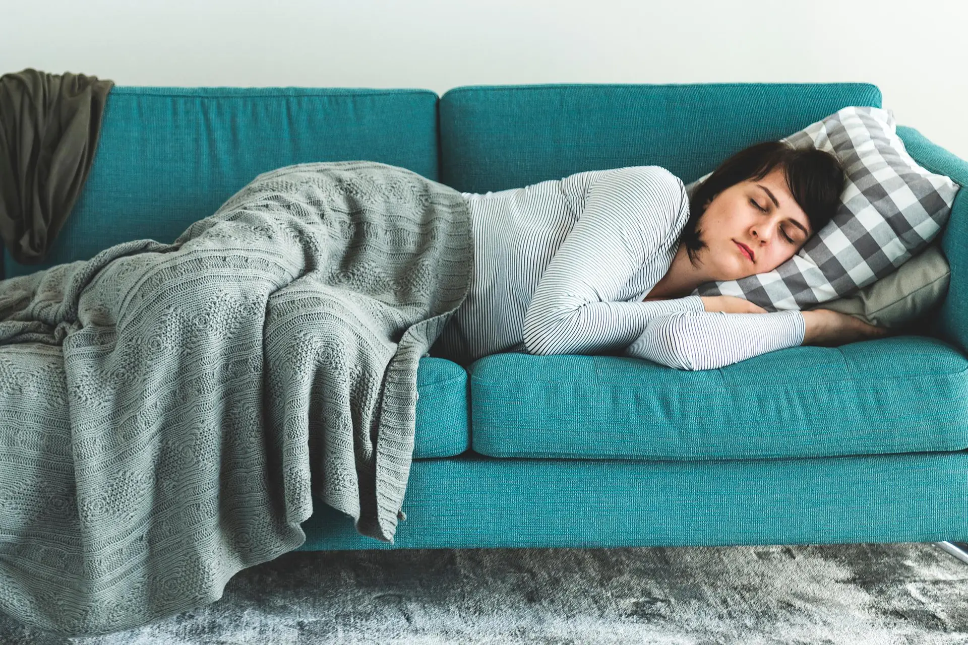 یک ساعتنگاه به چرت زدن در طول روز و تأثیر آن بر انرژی