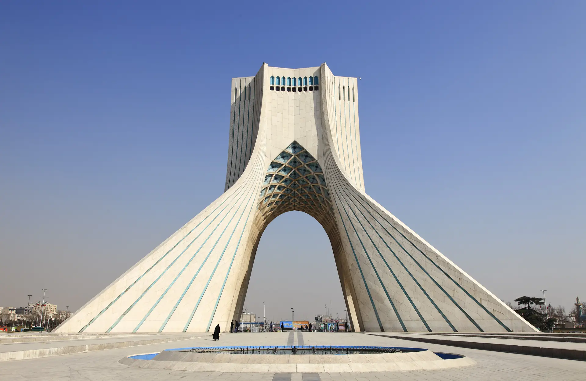 برج آزادی تهران؛ تاریخچه و راهنمای گردشگری و نکات مهم