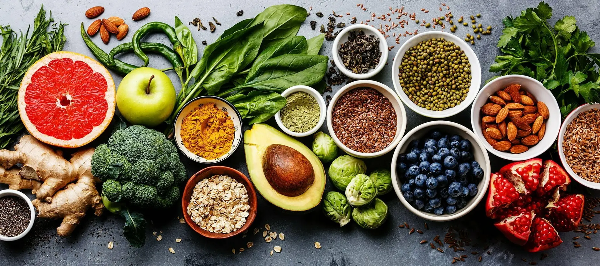 مثالی از یک وعده غذایی متعادل با ترکیبی از پروتئین، سبزیجات و غلات