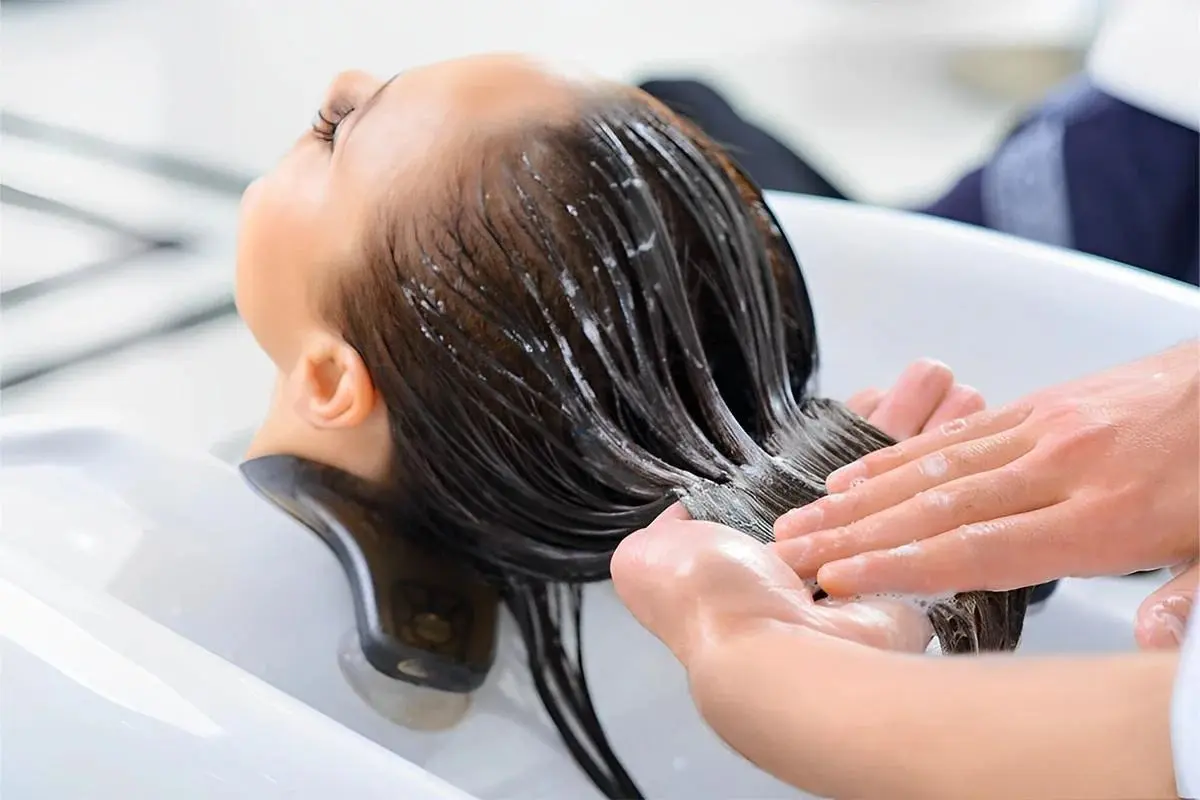 اشتباهات رایج در مراقبت از مو به زبان ساده؛ آنچه باید بدانید